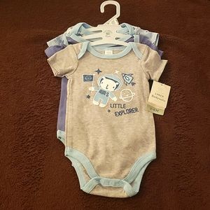 baby kiss 3 pc Onesie Set